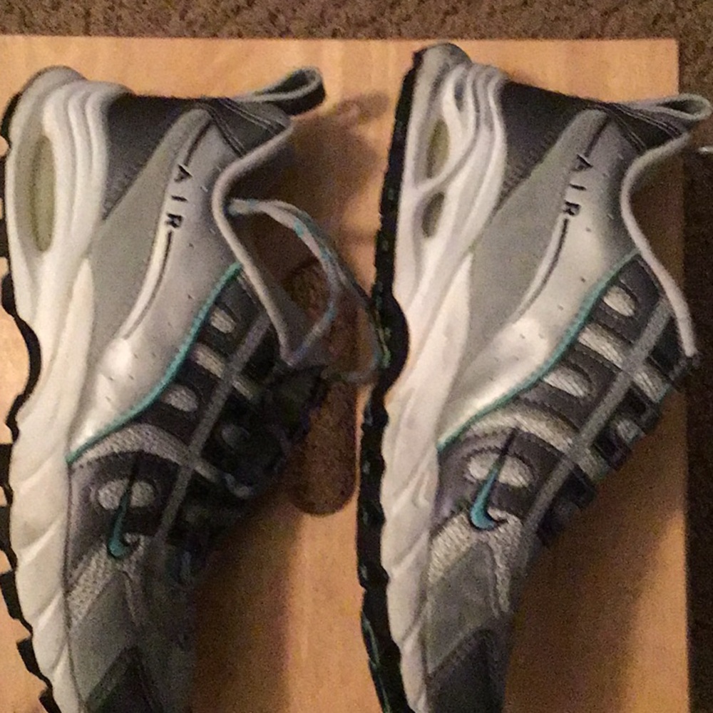 Shoes - Picture 2 of 3